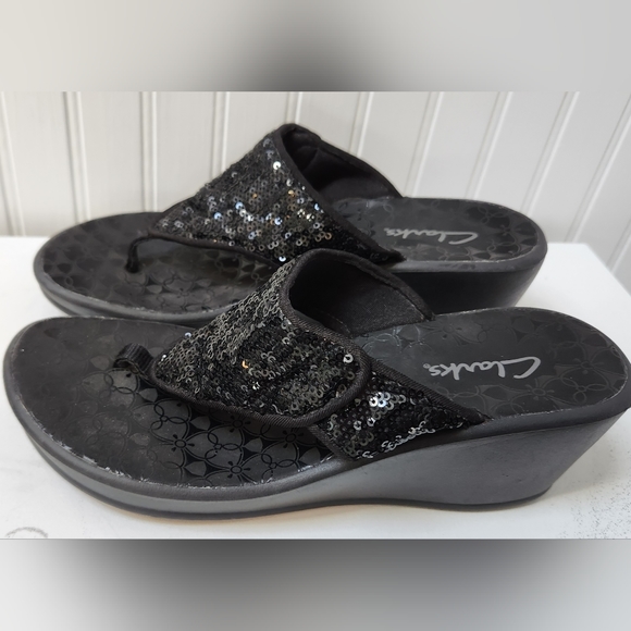 CLARKS Black Sequin Slip-On Wedge Sandals EUC - Picture 3 of 6